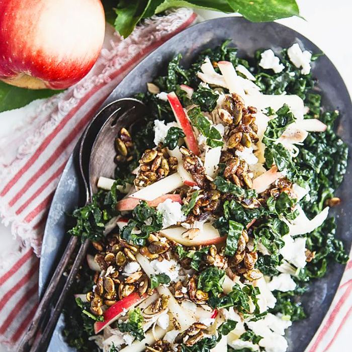 羽衣甘蓝拌南瓜籽沙拉”class=