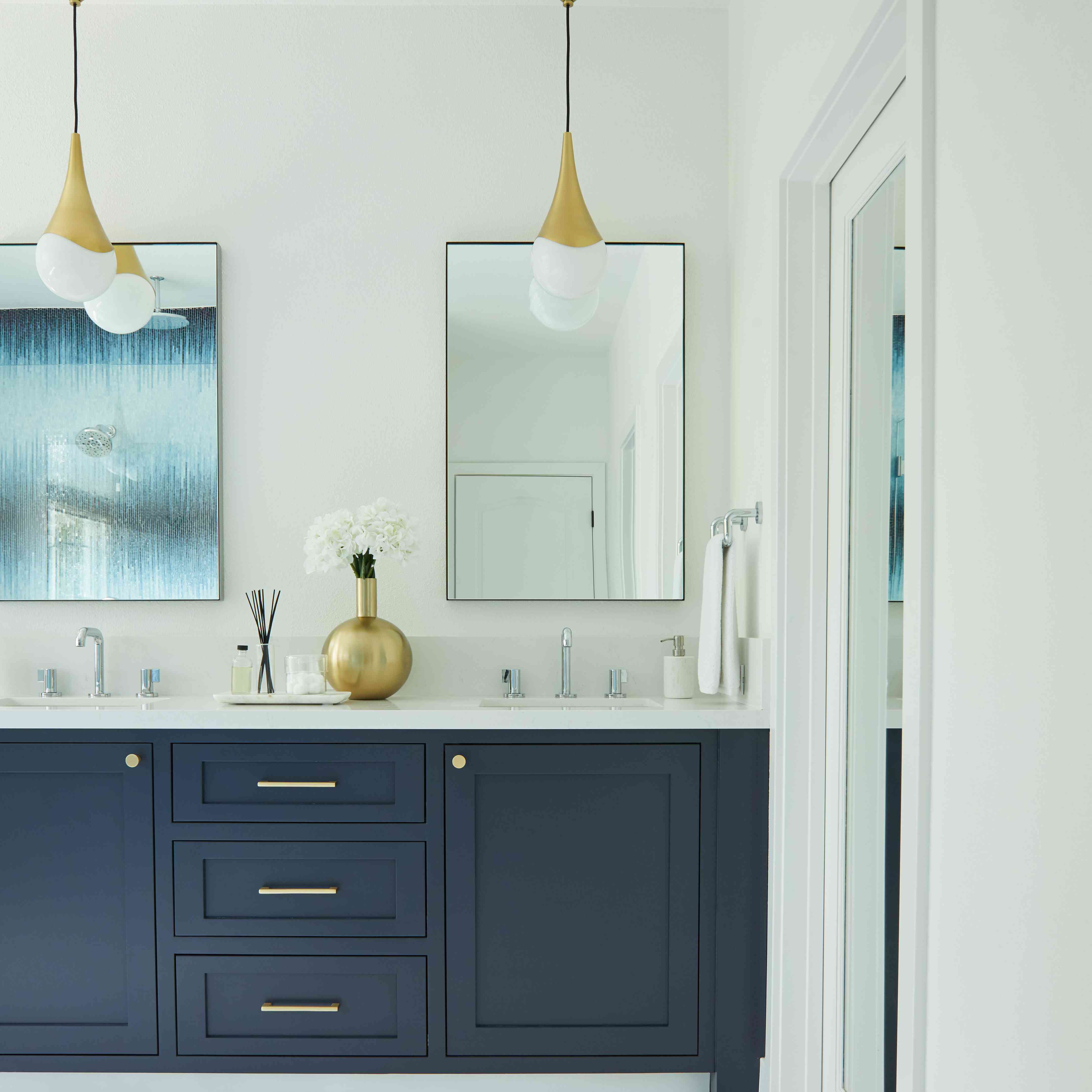 海军蓝色虚荣。