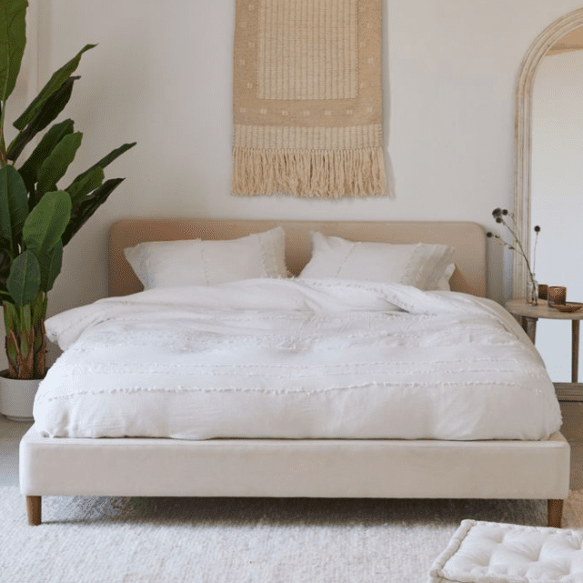 Urban Outfitters Riley站台床