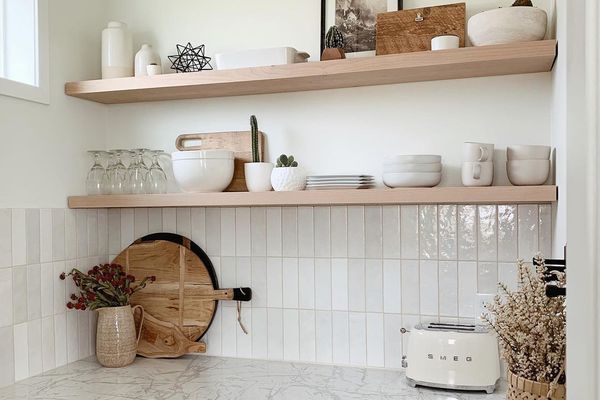 大理石和木储物店