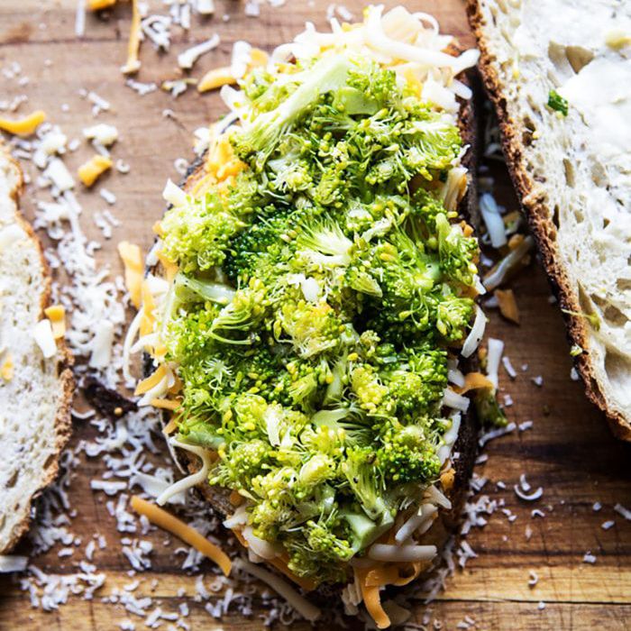 健康的烤奶酪三明治