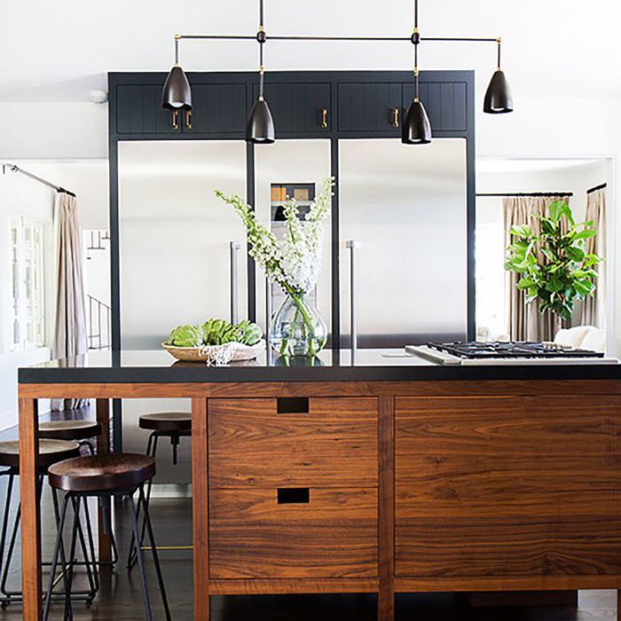 深浅不一的厨房