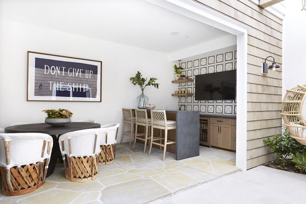 Pure Salt Interiors室外空间。