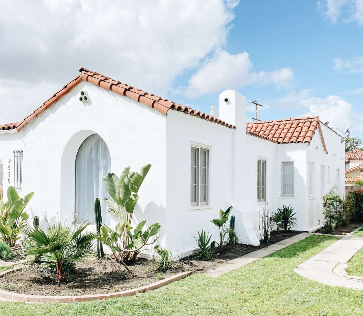 Blanco Bungalow绿松石和烟草人行道