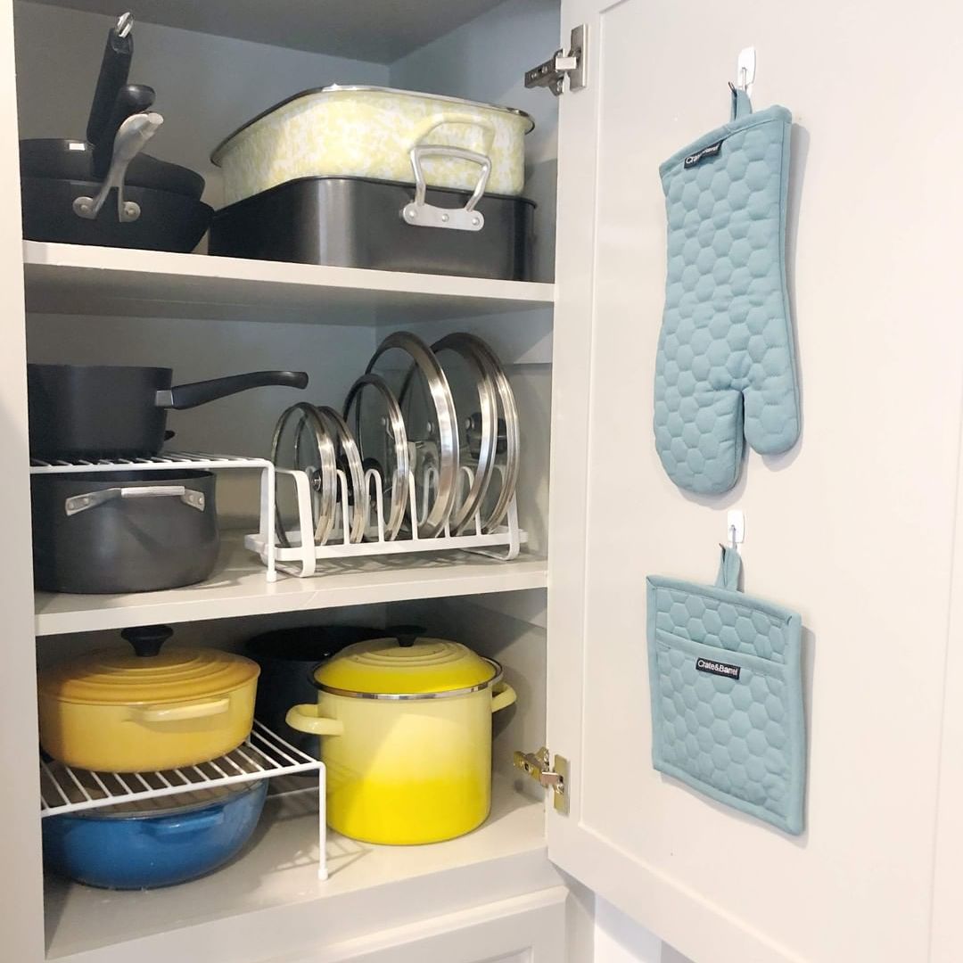 厨房橱柜与锅持有人挂