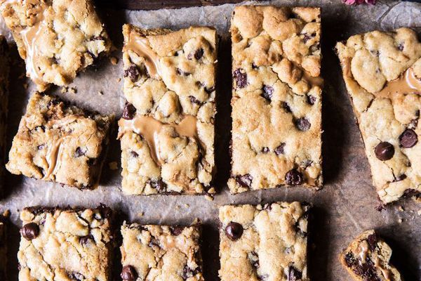 简单的甜点食谱——巧克力片花生酱卷饼