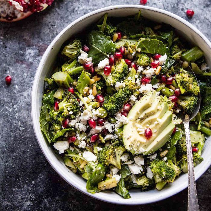 柠檬蒜烤西兰花配比萨饼