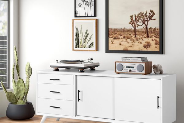 威廉姆斯64''电视台