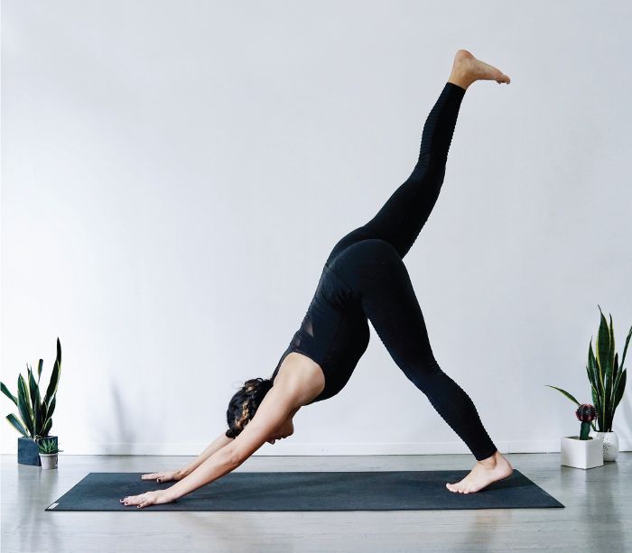 向下狗拆分”class=