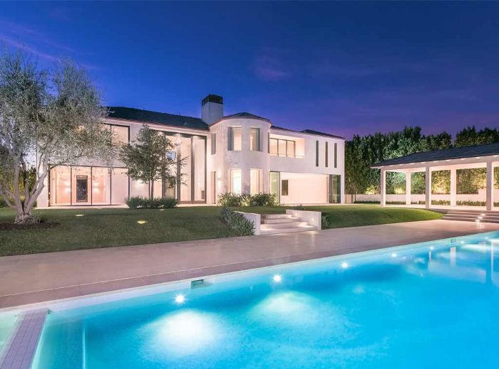 Kim Kardashian和Kanye West's Bel Air Estate的游泳池
