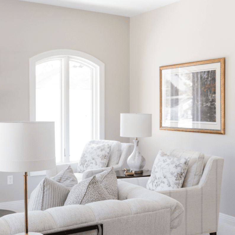 白色客厅地毯上的想法