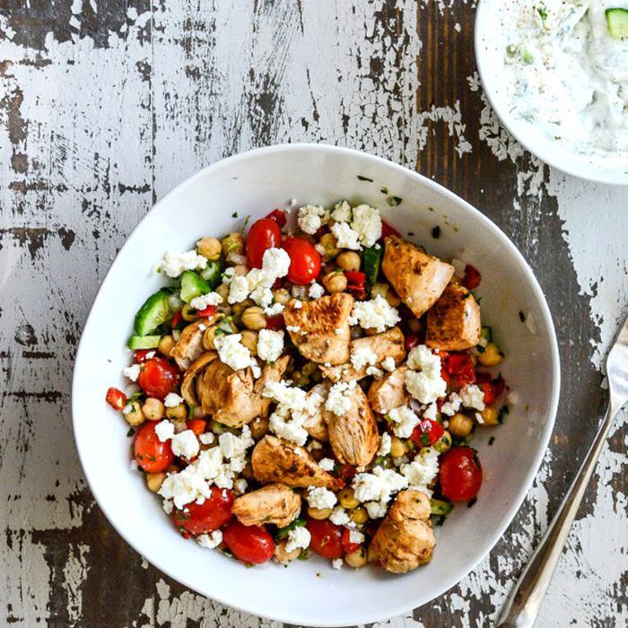 健康的柠檬鸡肉炒沙拉