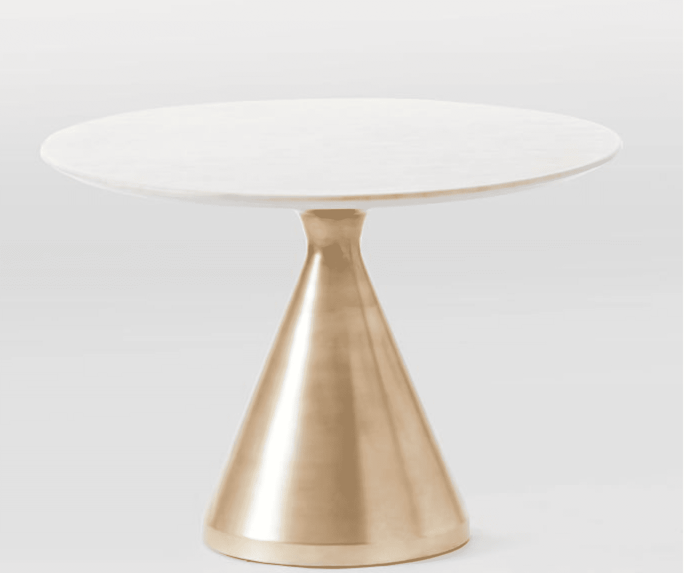 西榆树旁的台座圆形餐桌轮廓