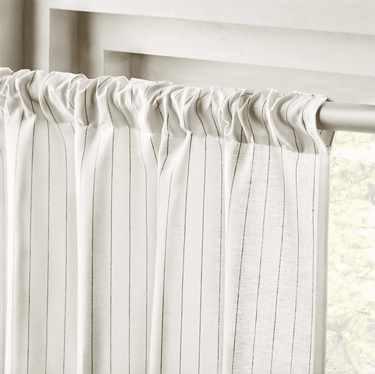 细条纹白/黑窗帘PANEL 48“X120”