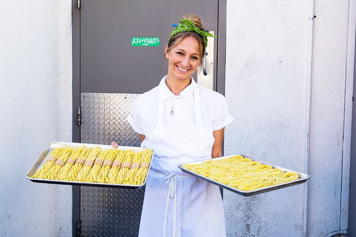 考特尼斯托勒炫耀面食