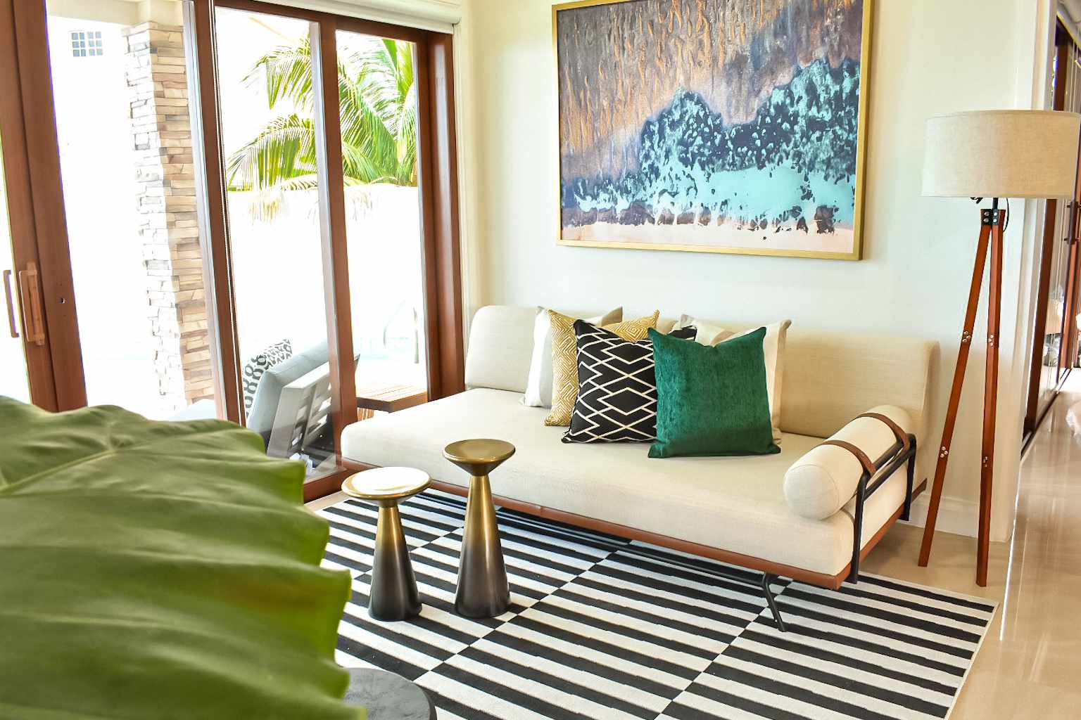 Joelle Smith白色沙发客厅