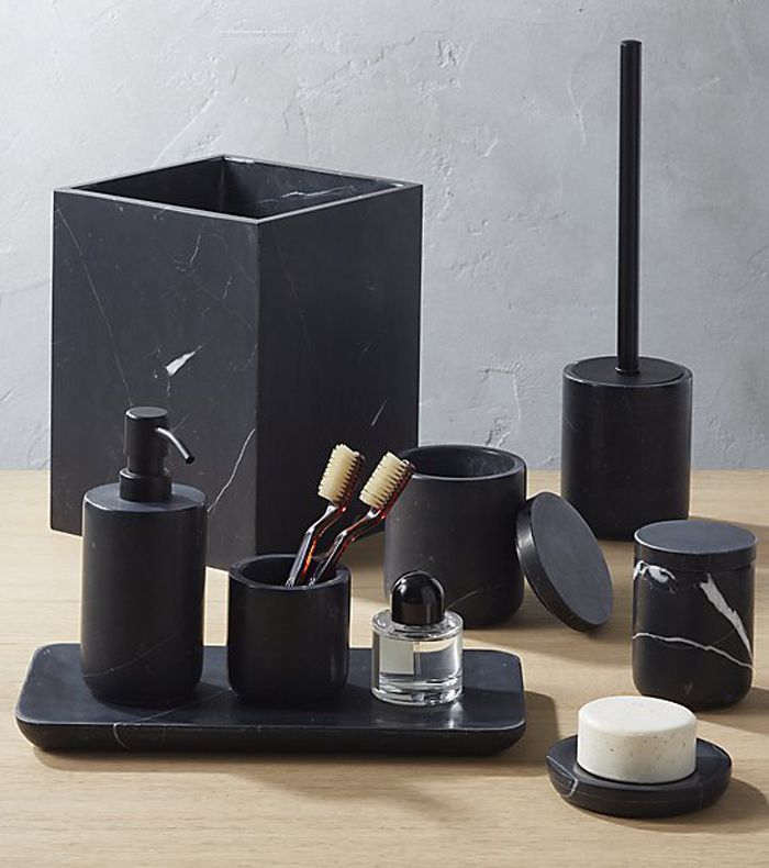 CB2的Nexus黑色大理石浴室配件