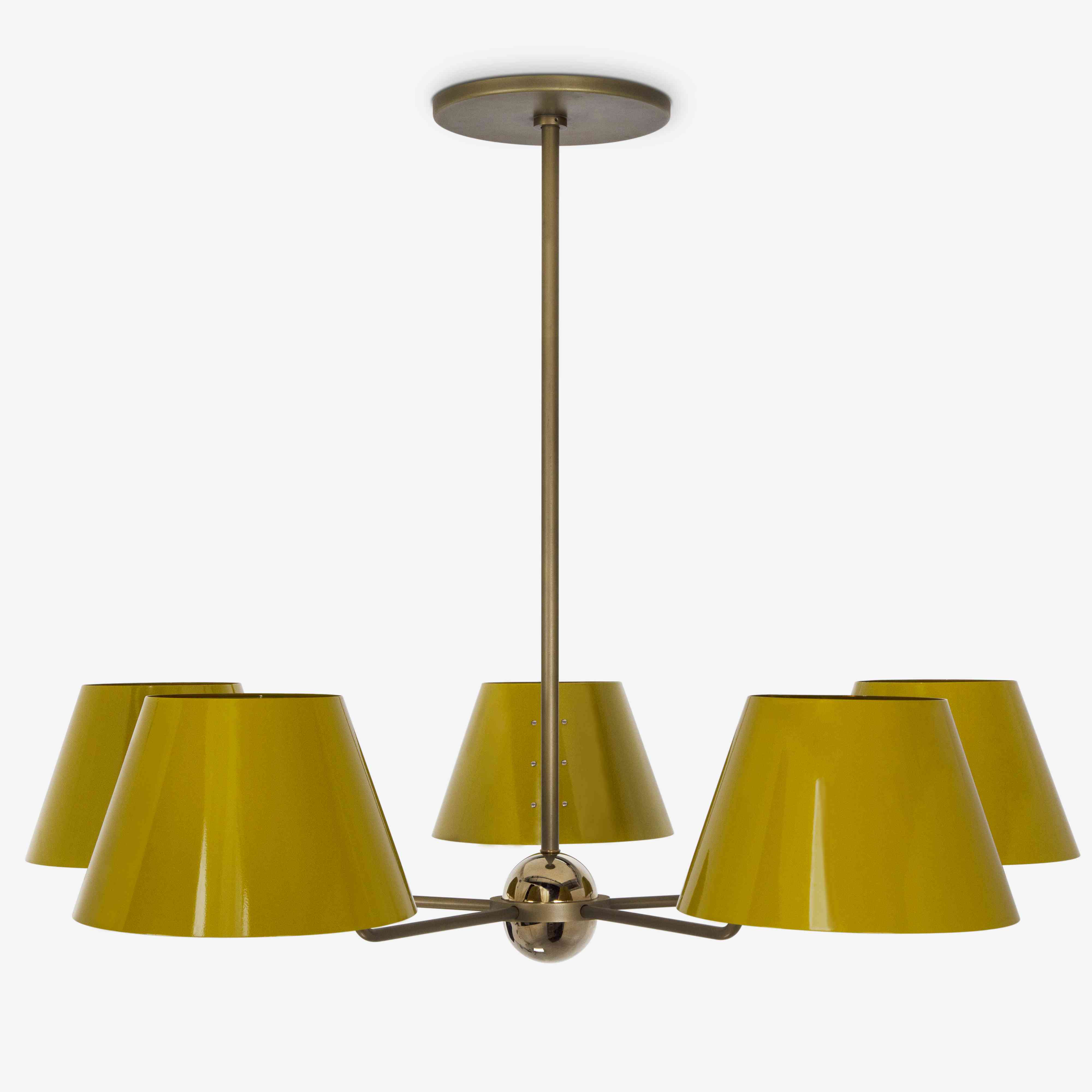 黄色天花板灯。