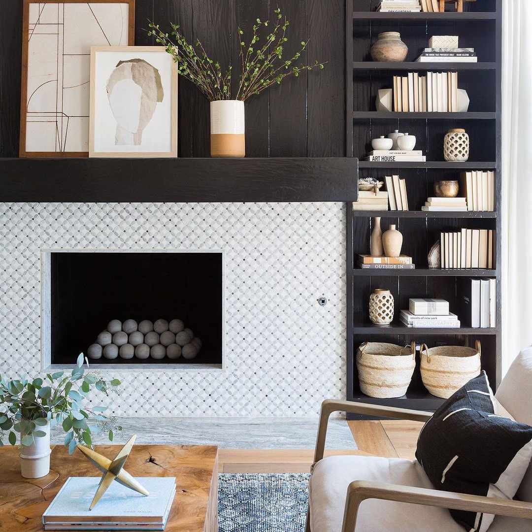 壁炉与黑色shipleap