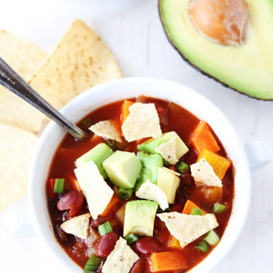 慢炖锅的素食地瓜辣椒