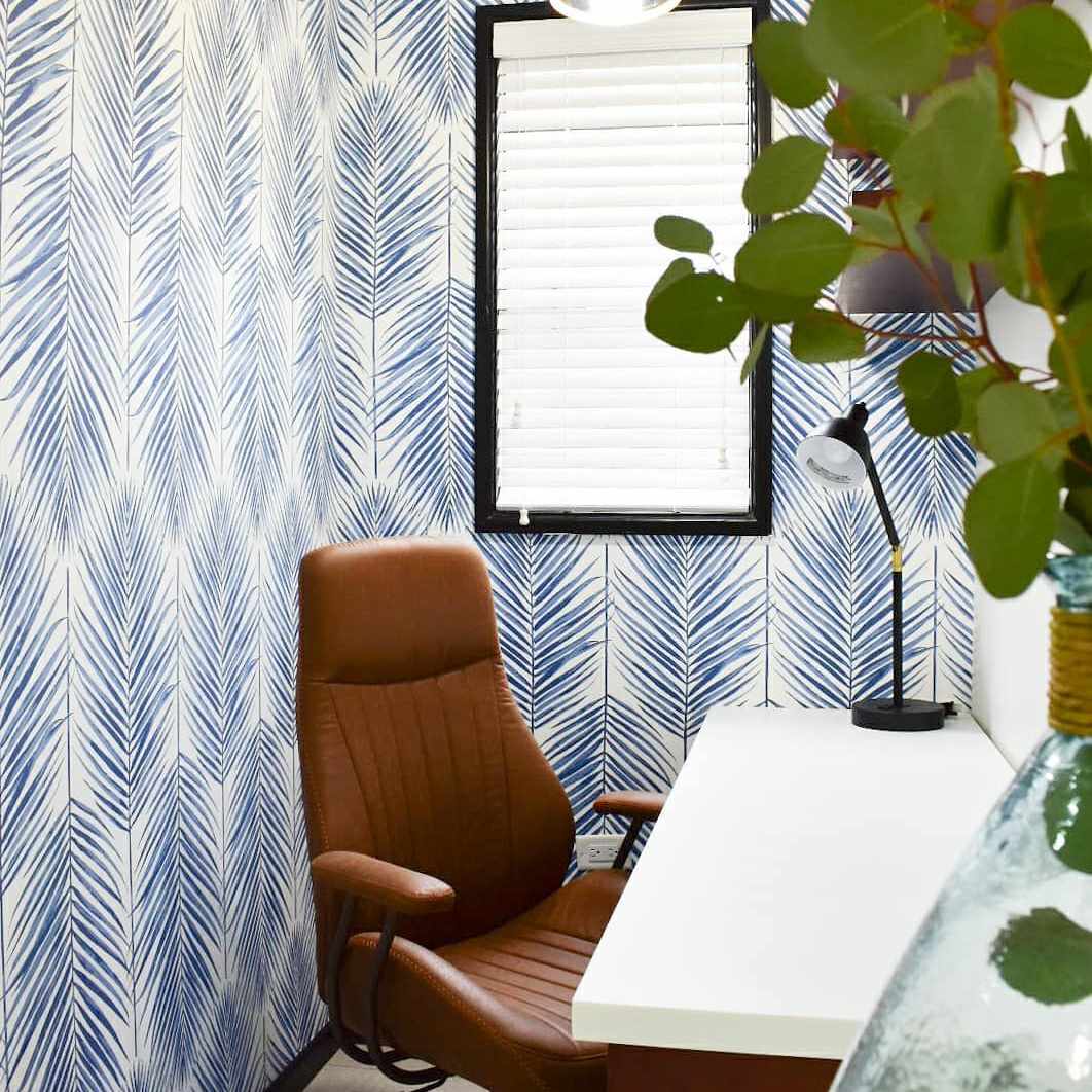 墙壁的小办公室