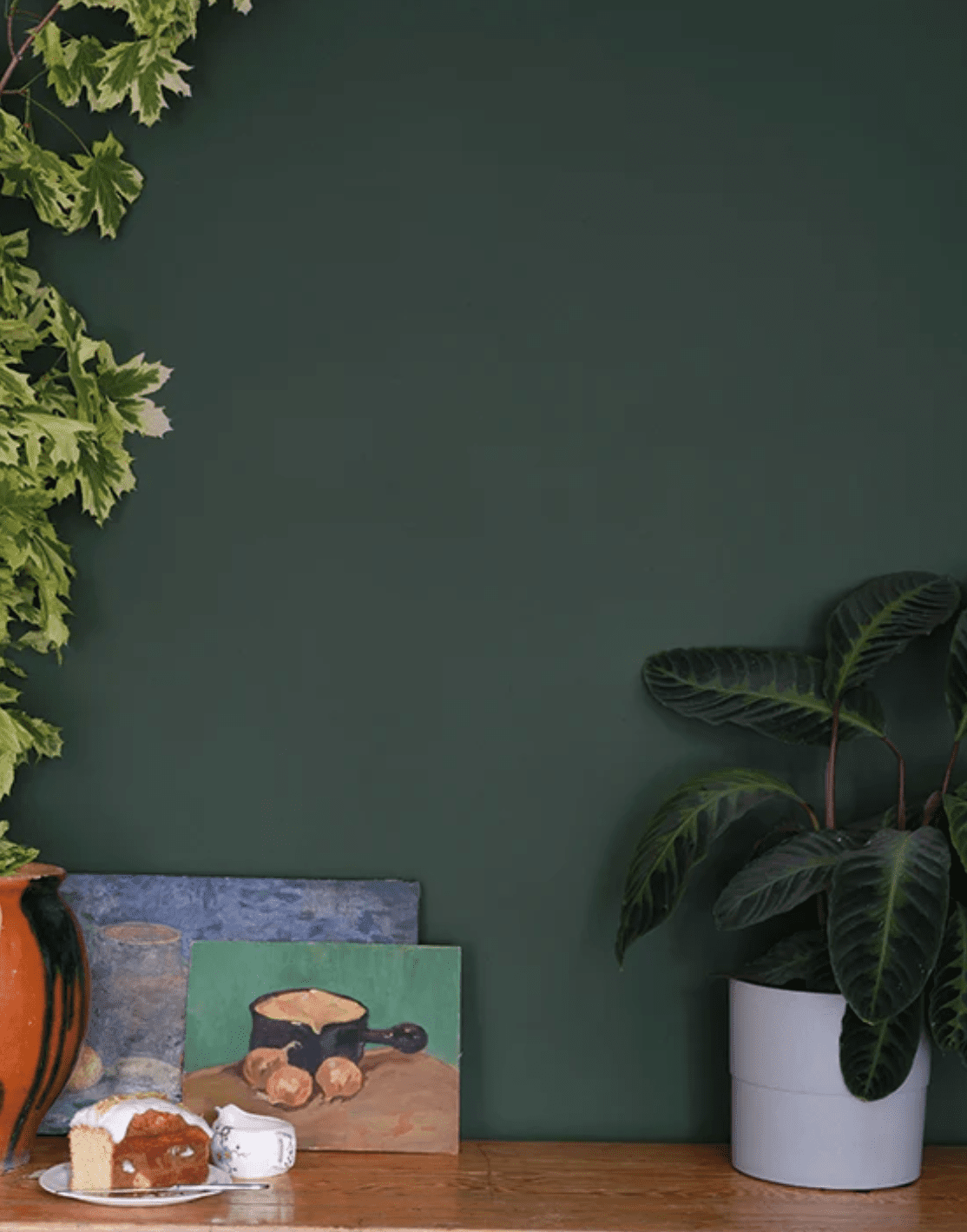 有猎人绿色油漆的墙壁