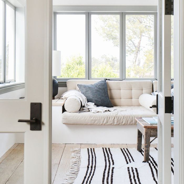 带法式门的客厅