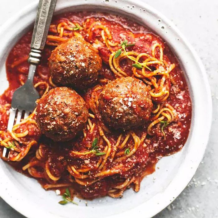 慢炖意大利面和肉丸