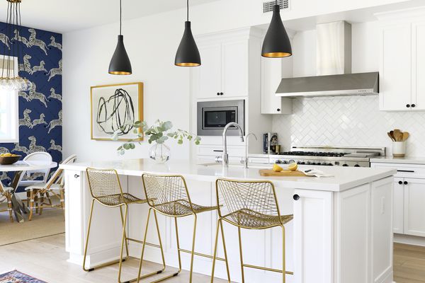 全白色厨房“class=