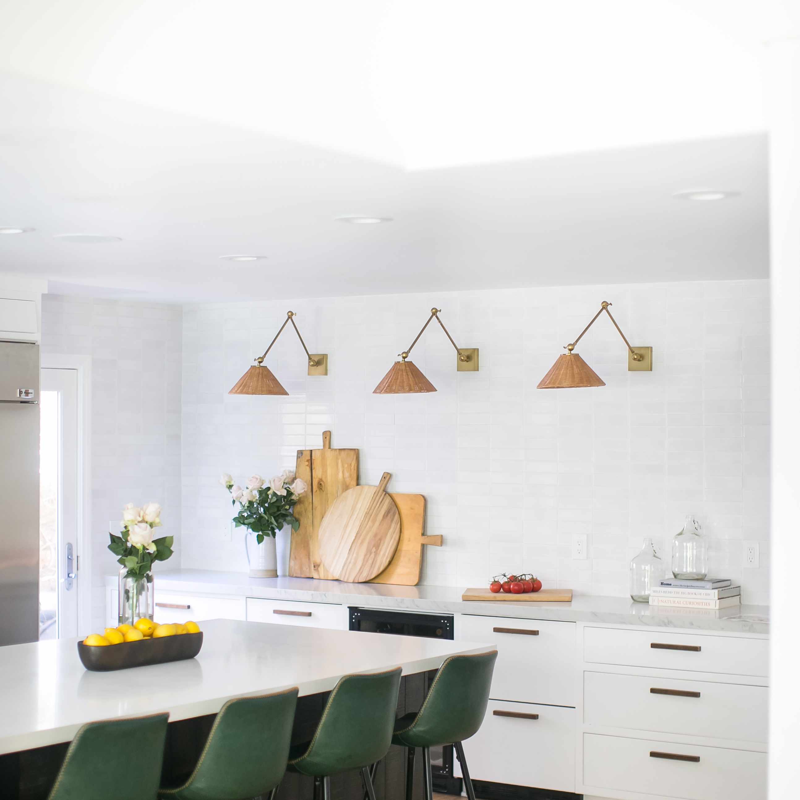 绿白相间的厨房