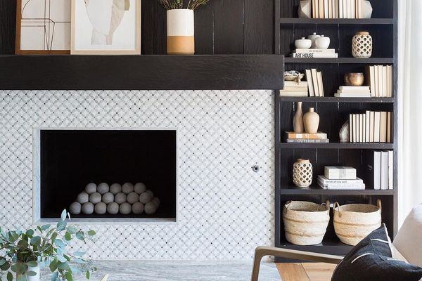 壁炉与黑色shipleap