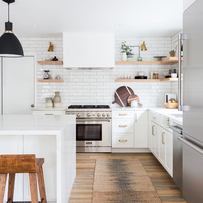 地铁瓷砖后挡板