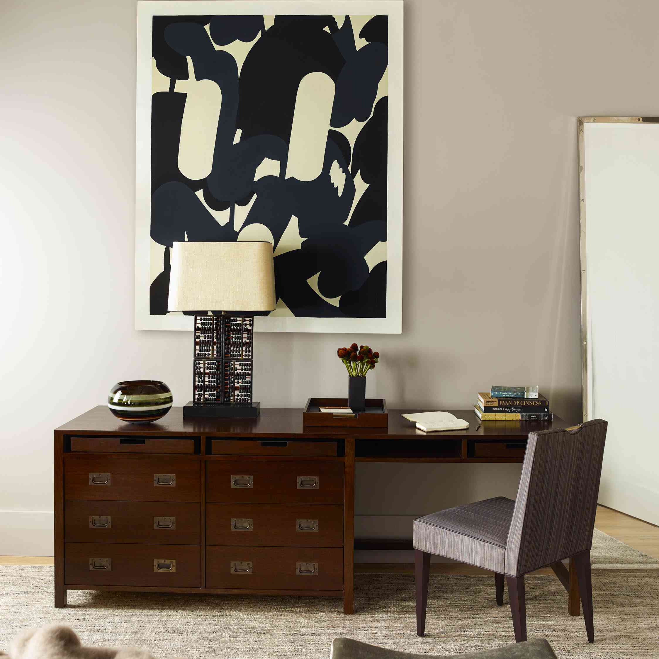 时尚的家庭办公室。