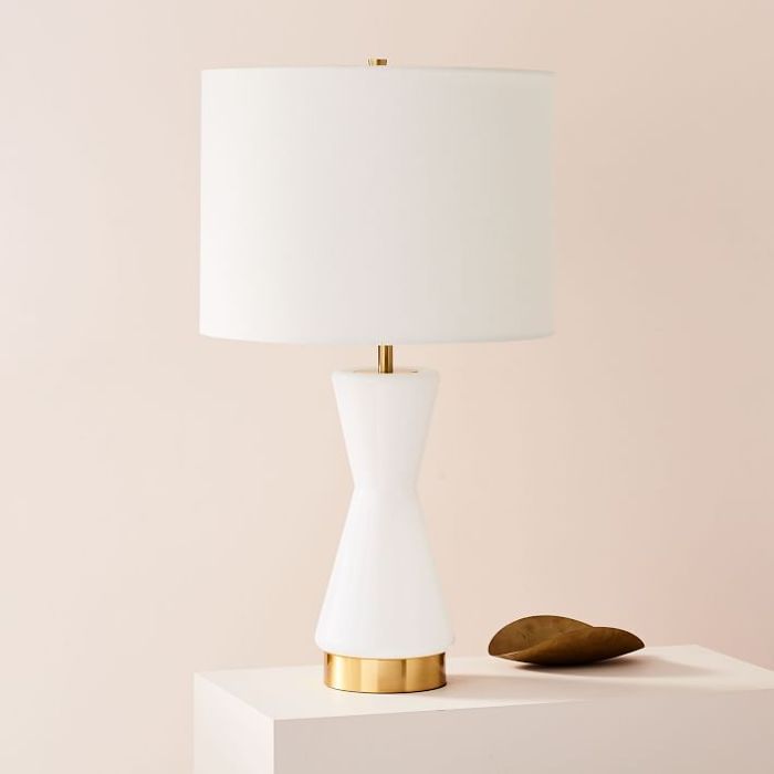 西榆金属化玻璃台灯”class=