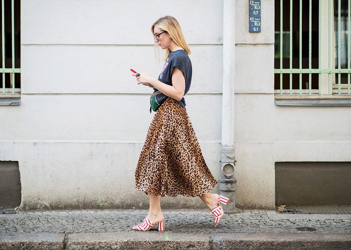 女人走，如何找人来停止你发短信“class=