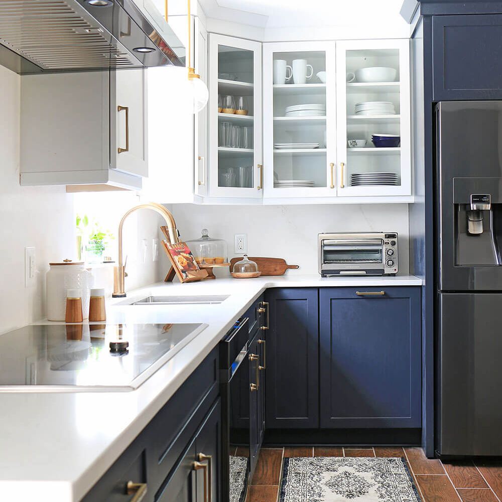 最好的厨房创意-两个色调的厨房橱柜