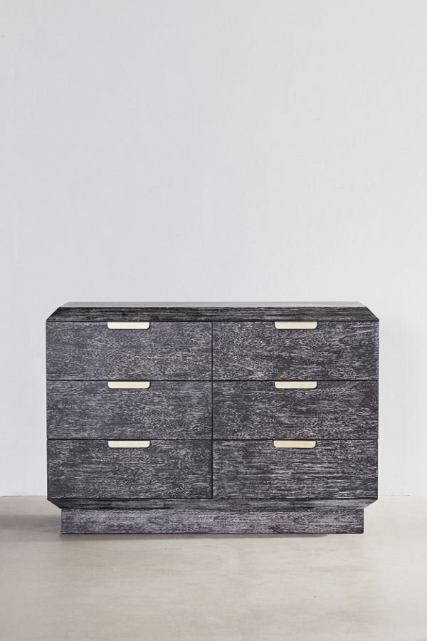 Urban Outfitters的芬利6抽屉梳妆台