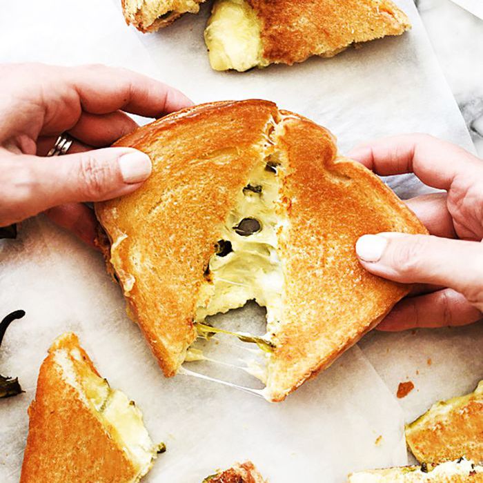 健康的烤奶酪三明治