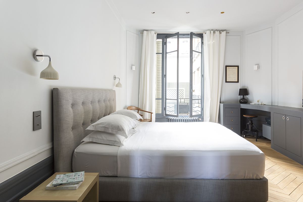 一间精美的巴黎人卧室