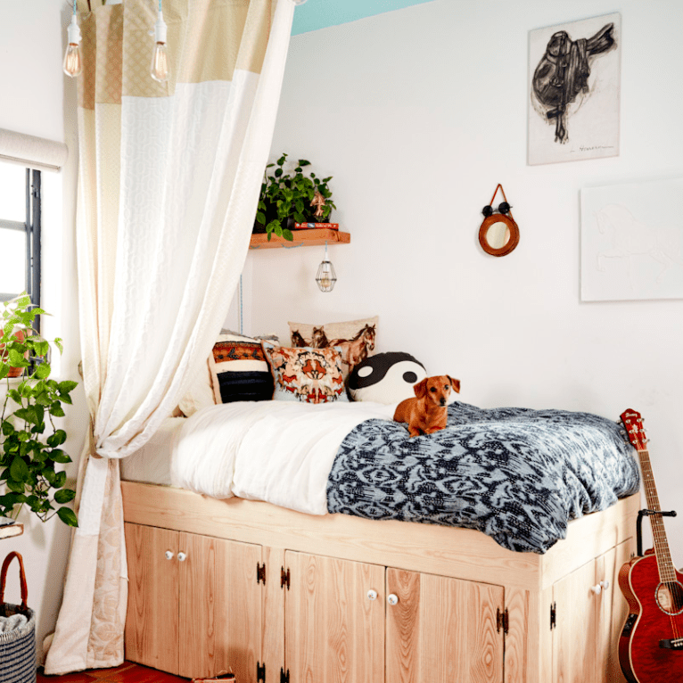 卧室有红色地板