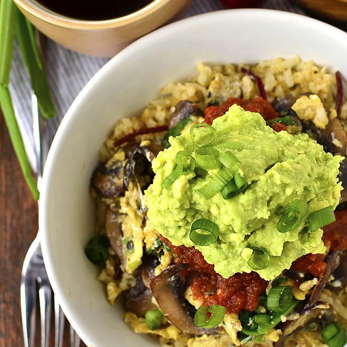 低碳水化合物非常蔬菜菜花褐色早餐碗