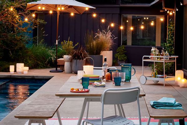 后院院子里有串灯