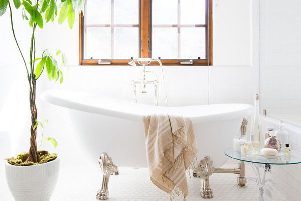 浴室配有Clawfoot浴缸