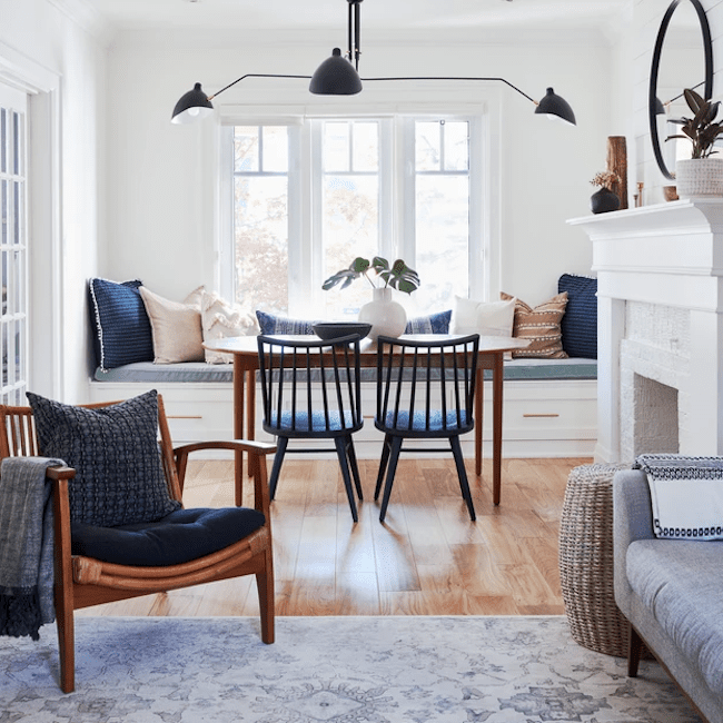 有内置家具的客厅