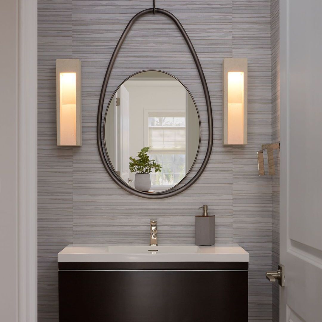 浴室配有黑色虚荣