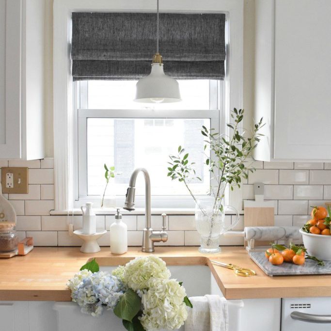 厨房的窗户罗马帘