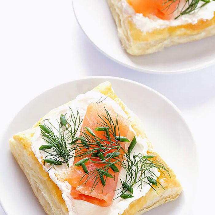 熏鲑鱼和奶油芝士糕点