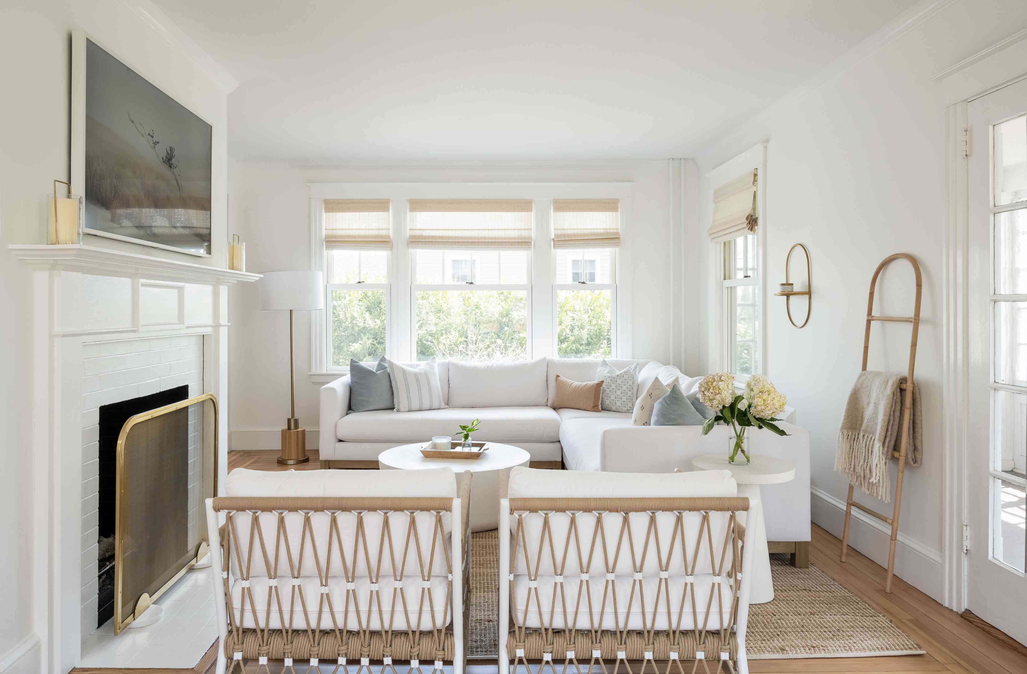 新港海滩客厅-全白与沙子口音“class=