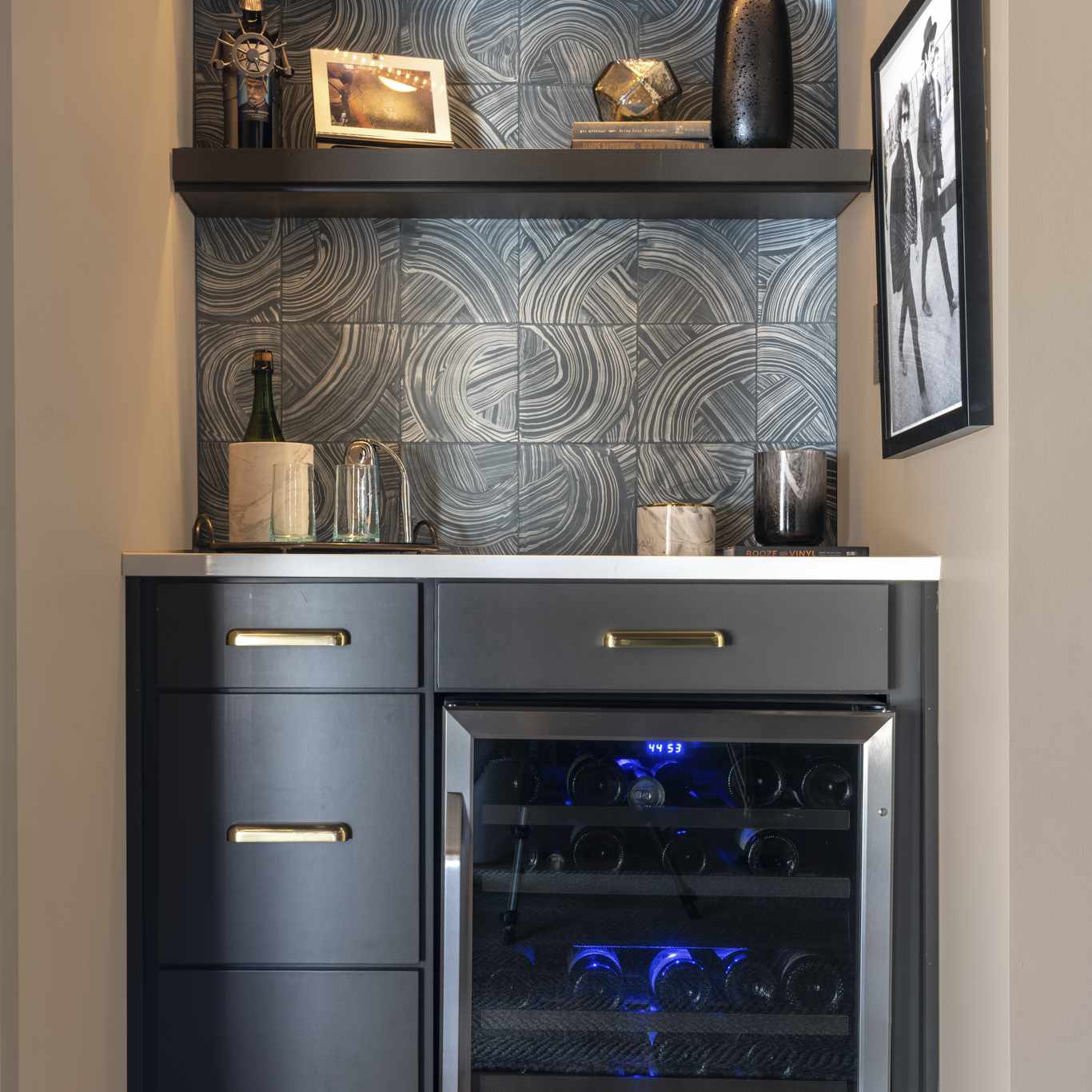 小空间的迷你葡萄酒冰箱