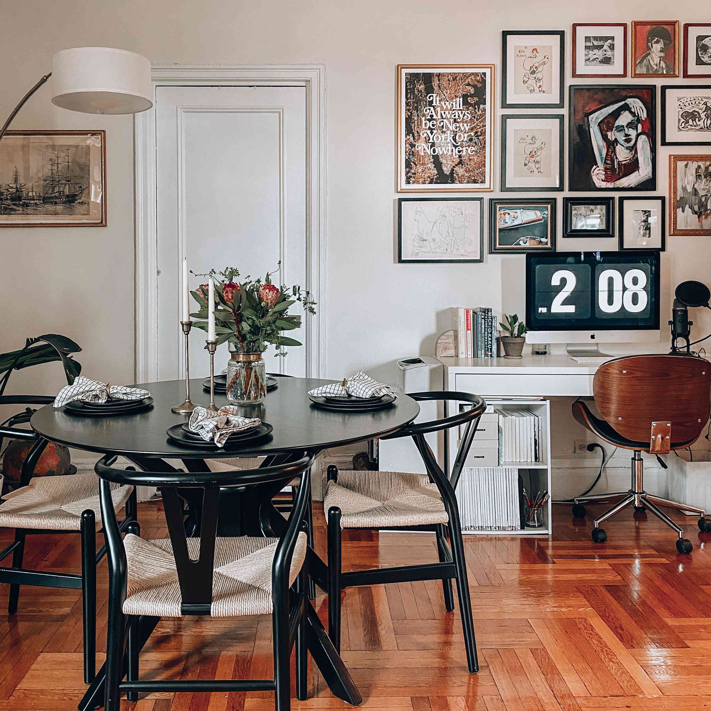 时尚的餐饮Nook与班骨椅。